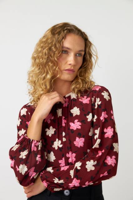 نحيف ماغنوليا أعلى Kate Sylvester ملابس 022R195 إسبرسو